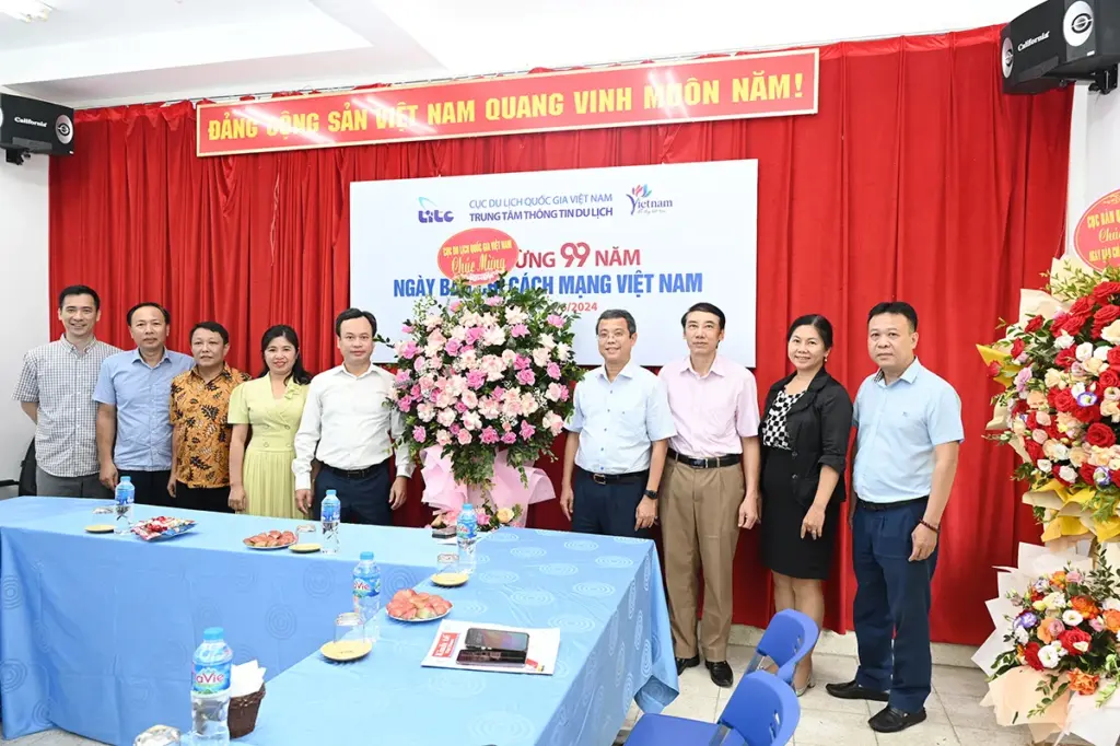 Phó Cục trưởng Nguyễn Lê Phúc thăm và chúc mừng Trung tâm Thông tin du lịch nhân Ngày Báo chí Cách mạng Việt Nam