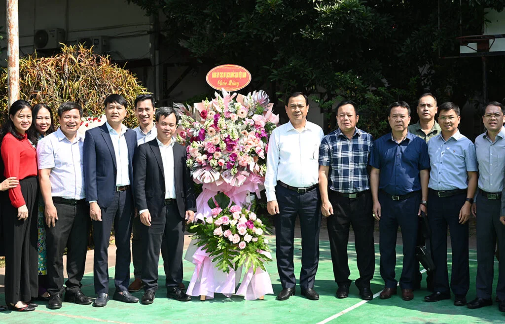Đảng ủy Cục Du lịch Quốc gia Việt Nam công bố Quyết định sáp nhập, chuyển giao tổ chức đảng, đảng viên
